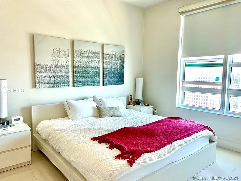 950 Brickell Bay Dr #4202 — Photo 6