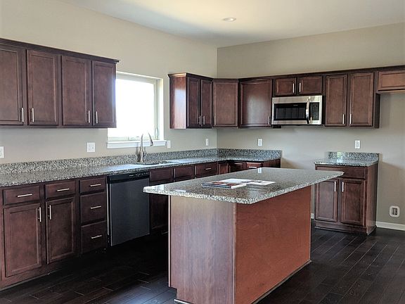 3rd image of 7032 Marigold Dr