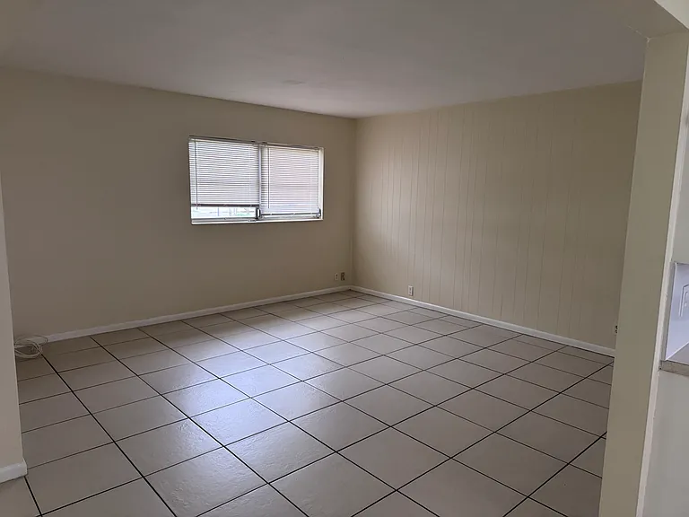 320 Ibis Ave — Photo 8
