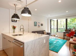 324 E 4th St, New York, NY 10009