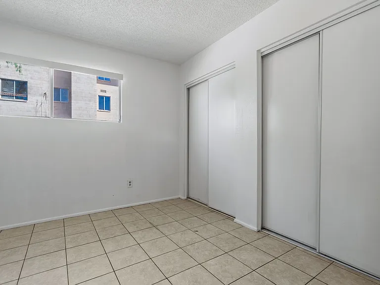 13-web-or-mls-2688 N 43rd Ave 29D--10_10012025