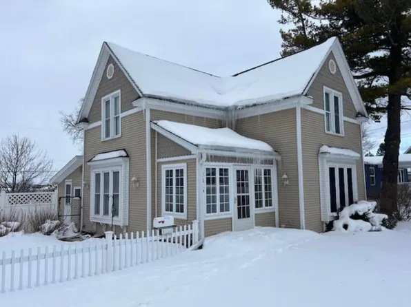 419 N Park St, Boyne City, MI 49712