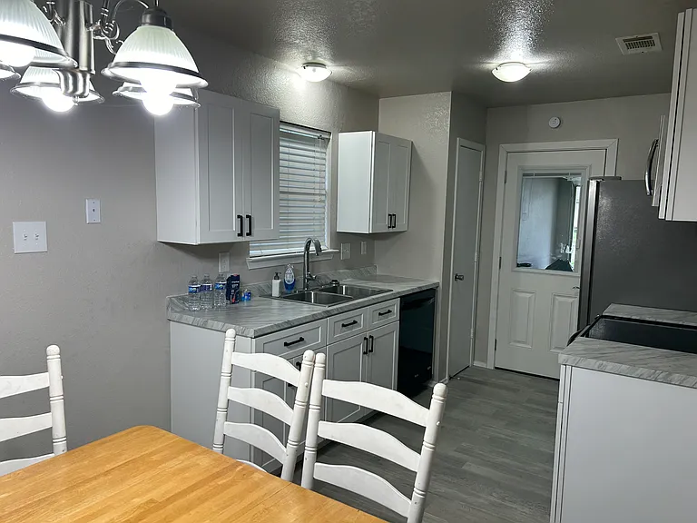 2110 Jerome Dr — Photo 11