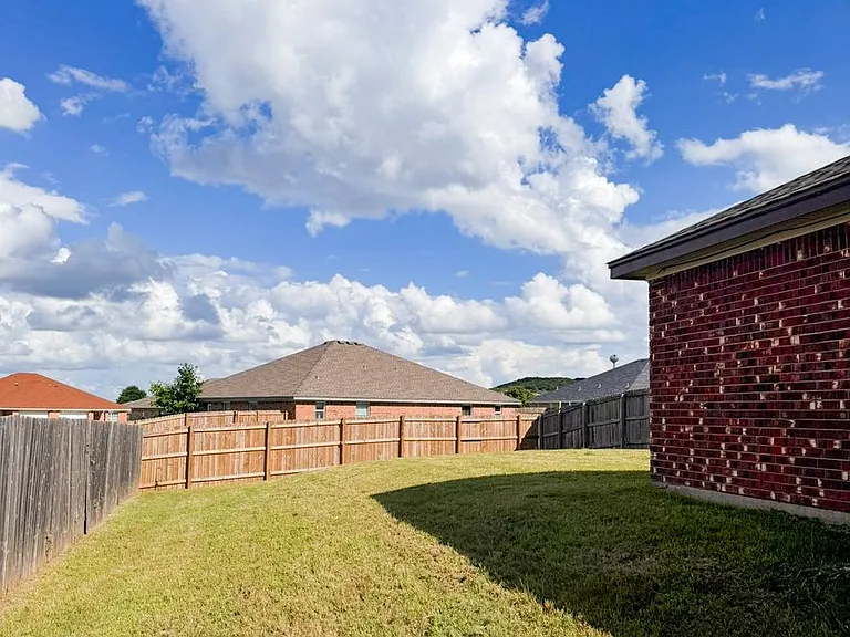 502 Bermuda — Photo 10