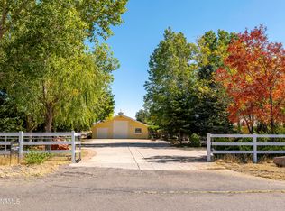 8725 Silver Spur Rd, Flagstaff, AZ 86004