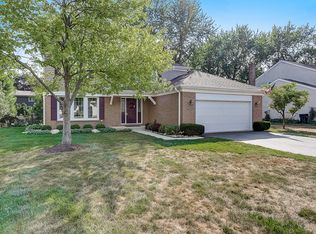 2058 Countryside Cir, Naperville, IL 60565