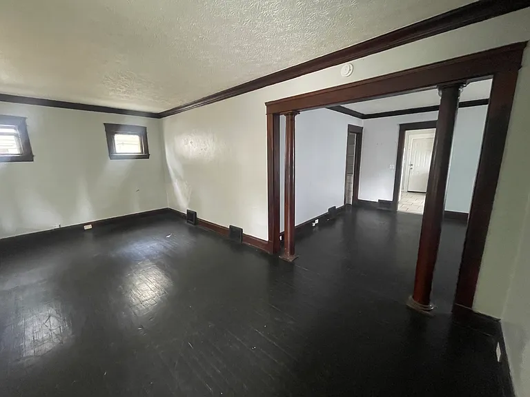 11412 Headley Ave — Photo 4