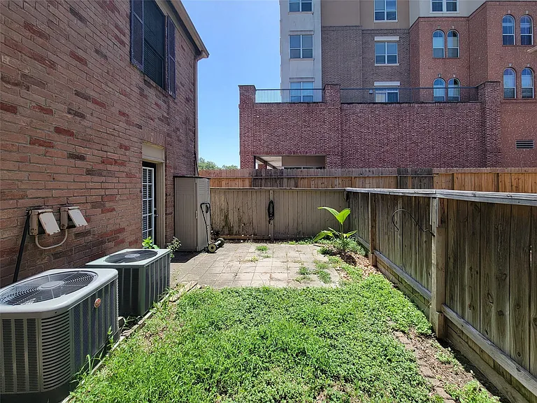 2255 Braeswood Park Dr #259 — Photo 35