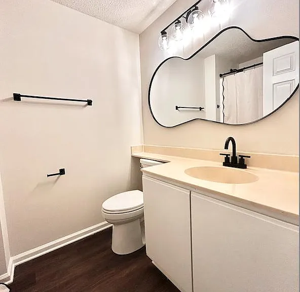 Upstairs Shared Bathroom