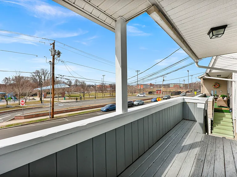 305 Mill Rock Rd — Photo 23