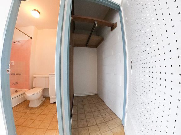 5th image of 1625 Stillman Ln #B6