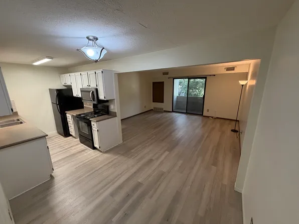 1670 Cedarwood Dr APT 248, Westlake, OH 44145