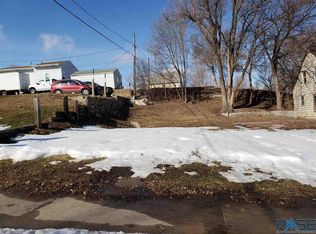 1810 E 3rd St, Sioux Falls, SD 57103
