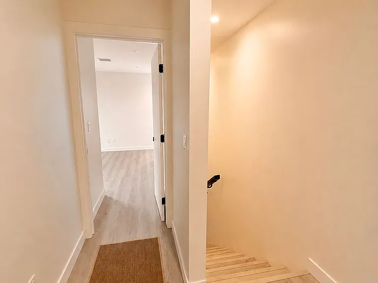 2705 Benedict St — Photo 21
