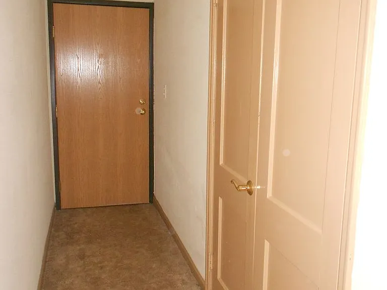 905 Kilian Blvd SE — Photo 10