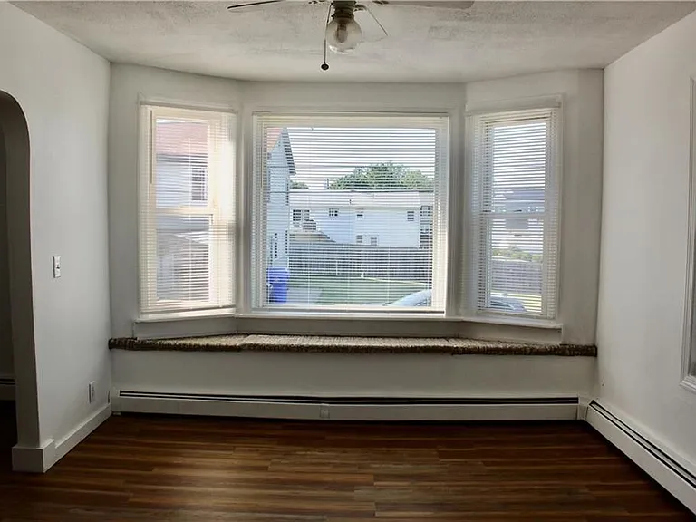 204 Lewis St — Photo 10
