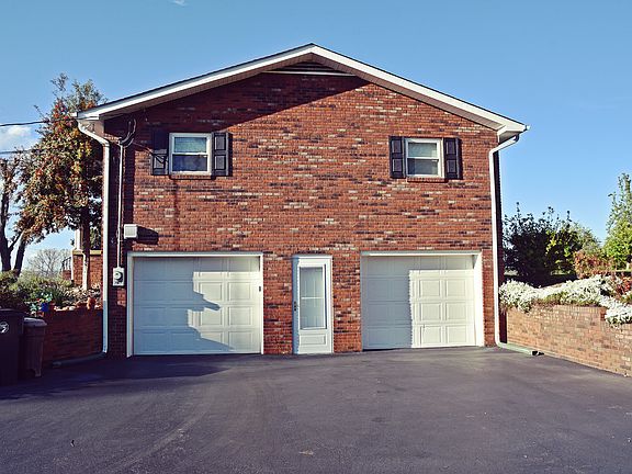 3rd image of 2623 Linwood Ln