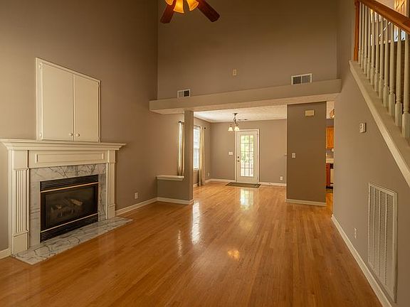 3rd image of 9043 Tarrington Ln