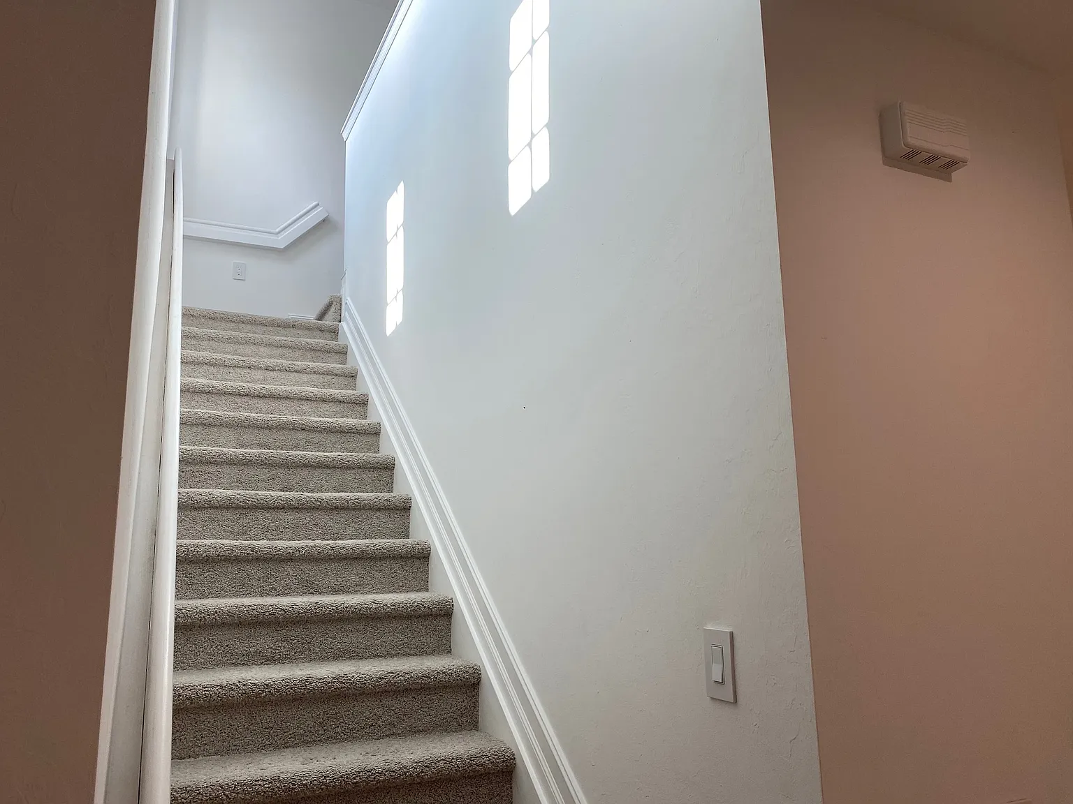 3 bed, 2.5 bath, 1643 sqft, $2,800 — Photo 2