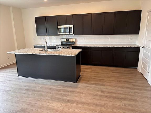 2nd image of 116 Stonecreek Ave