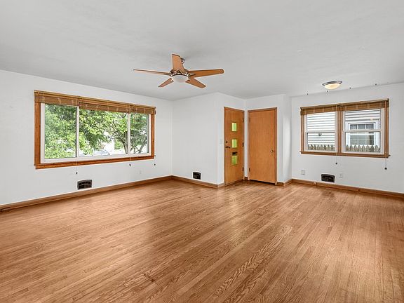 3rd image of 1826 40th St