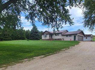 10772 Echo Valley Rd, West Union, IA 52175