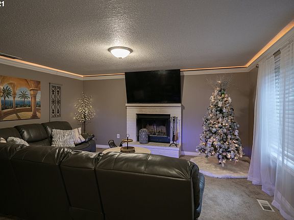3rd image of 15614 NE 12th Way