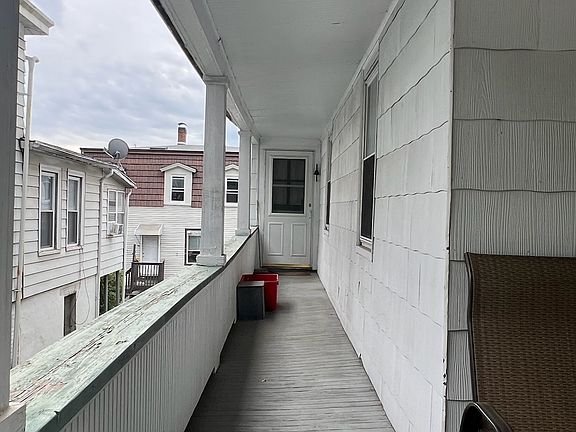 3rd image of 70 Bank Street