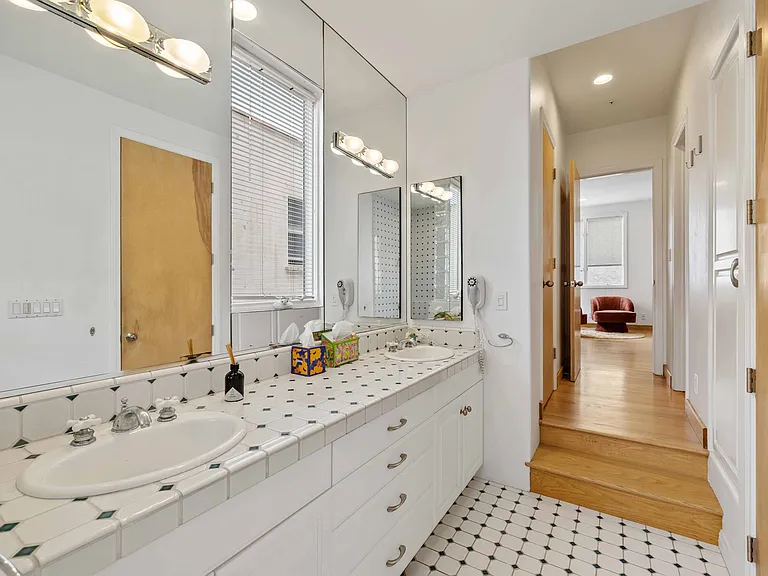 121 Marine Pl — Photo 25