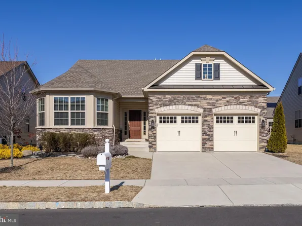 39 Ravenna Dr, West Berlin, NJ 08091