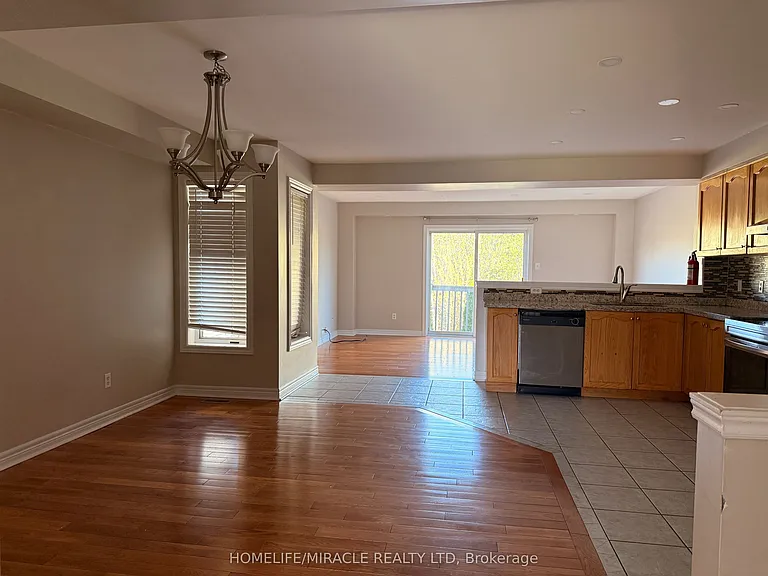 98 Marycroft Ct — Photo 4
