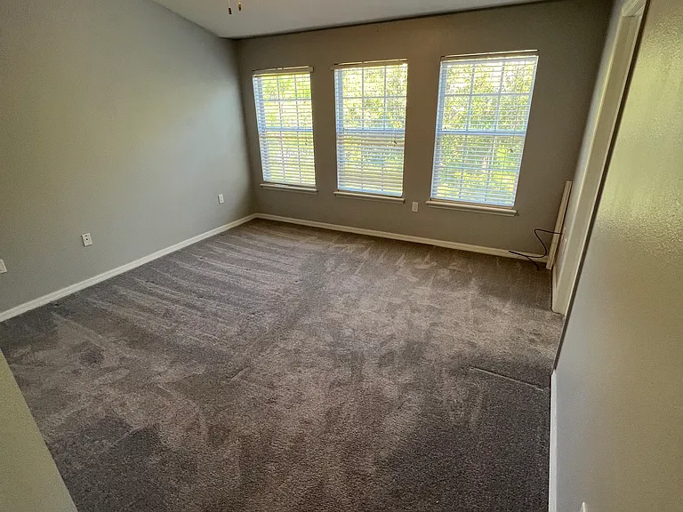 8353 Shallow Creek Ct — Photo 6