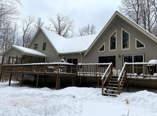 489 Maxatawny Dr, Pocono Lake, PA