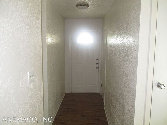2nd image of 406 Orion Dr