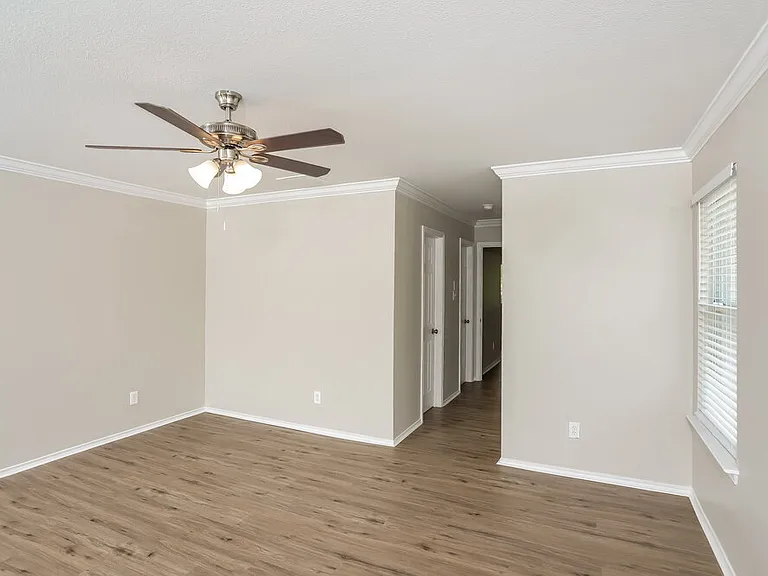 8639 Sunny Oaks — Photo 10