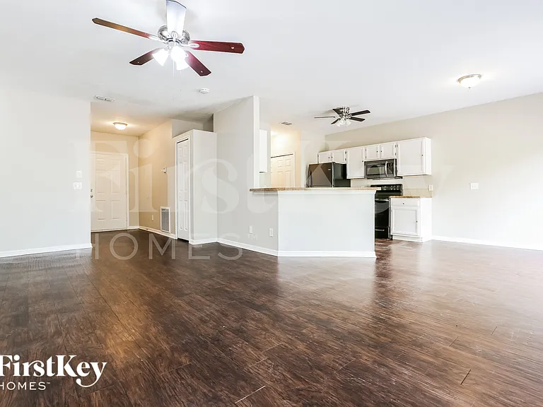 5210 Prime Ter — Photo 3