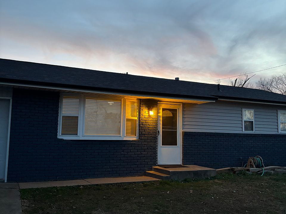 1st image of 1414 W Margaret Pl