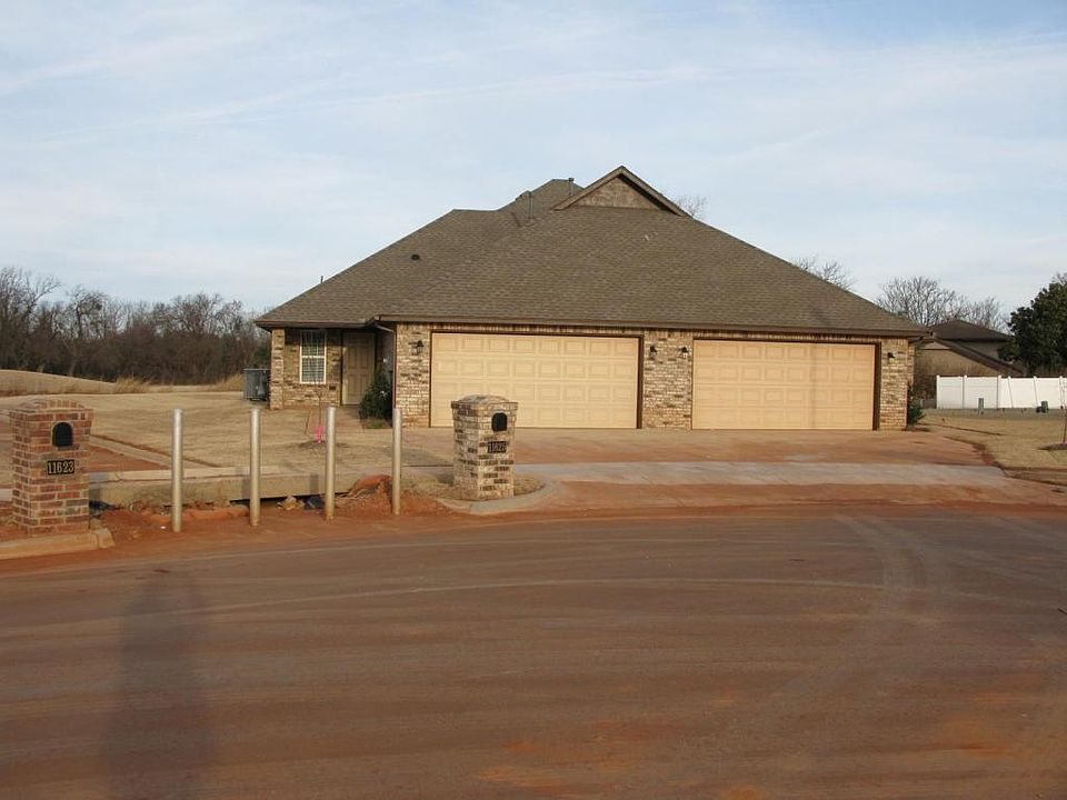 1st image of 11627 Surrey Villas Ct