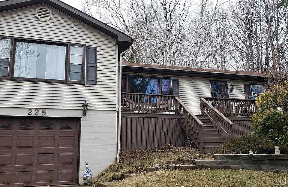 1st image of 228 W Nicolet Blvd