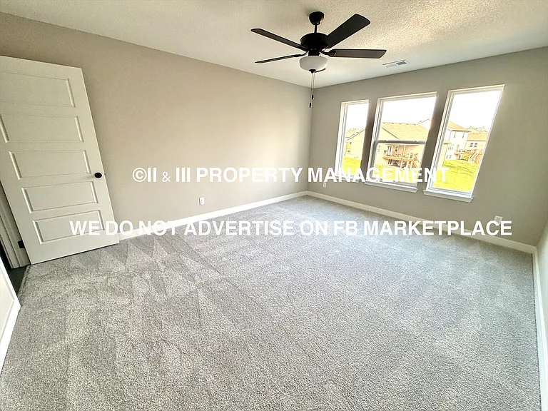 18755 188th Ter — Photo 16