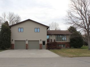 407 5th Ave SW, Steele, ND 58482