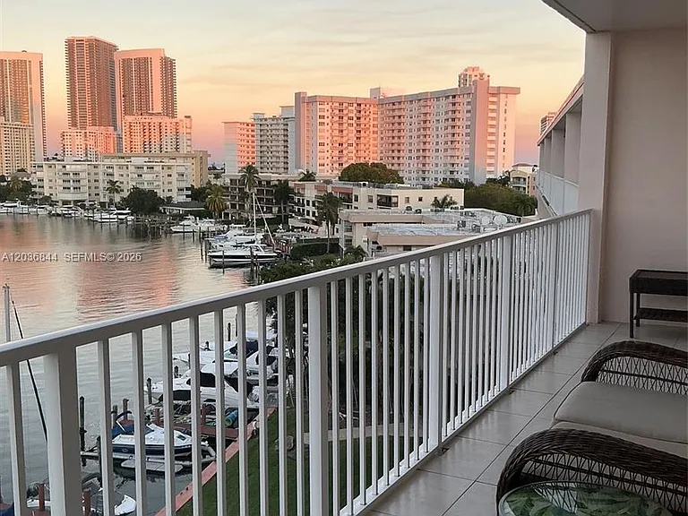 400 Golden Isles Dr #55 — Photo 5