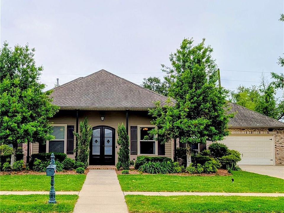 1st image of 313 Lac Cypriere Dr