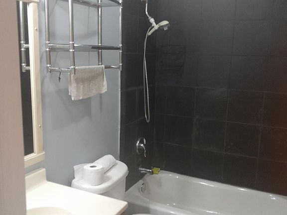 5th image of 1310 W Leland Ave #2
