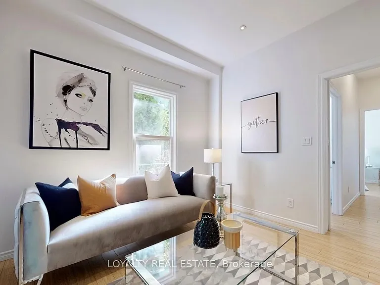 4 McMurchy Ave S #1 — Photo 3