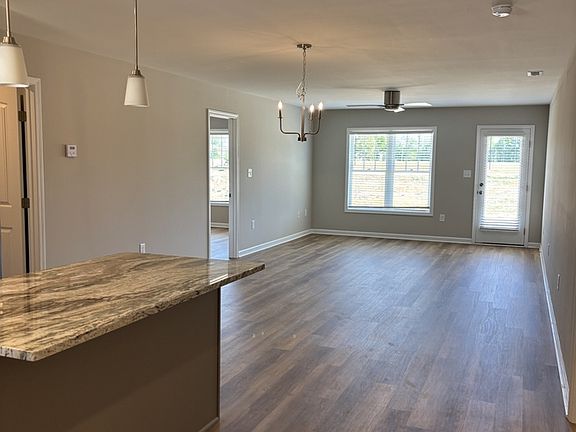 3rd image of 102 Bradfield Cir