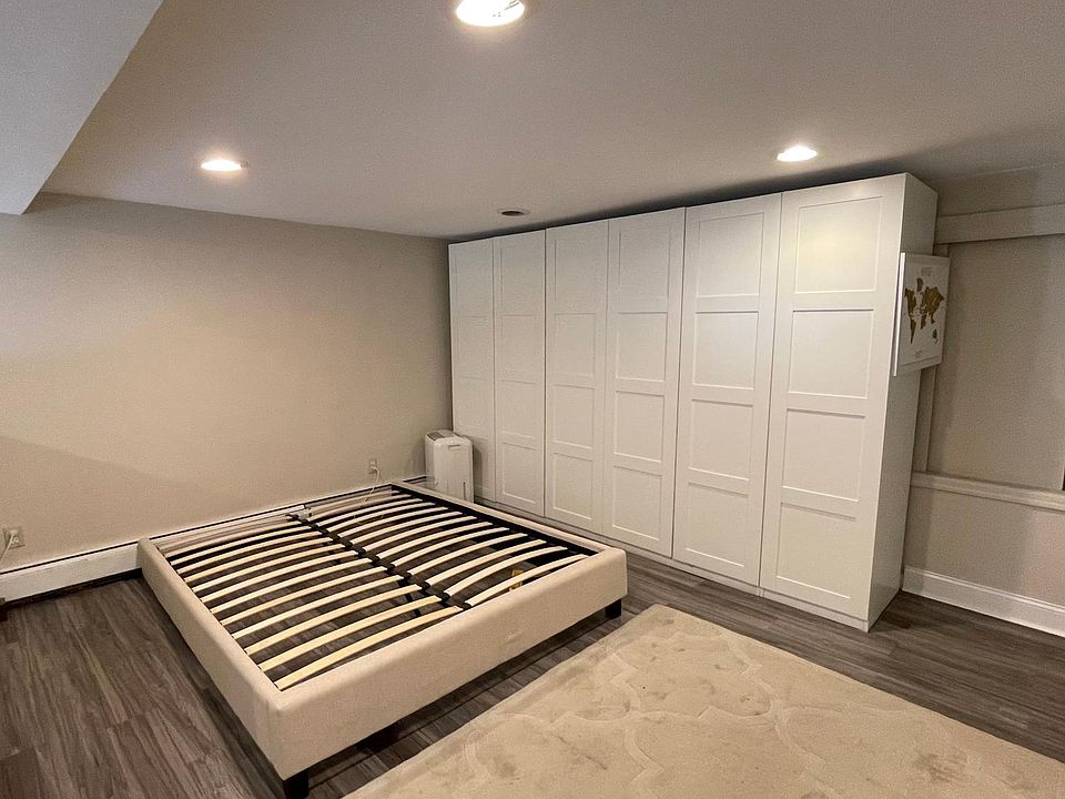 2nd image of 3798 New York Ave