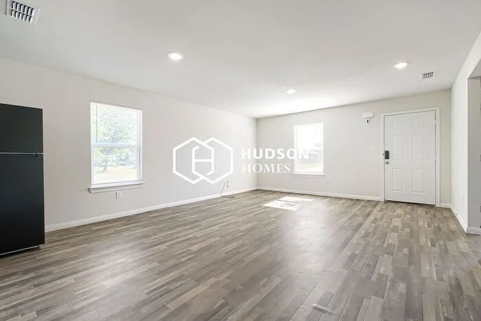 1426 Plum St — Photo 4