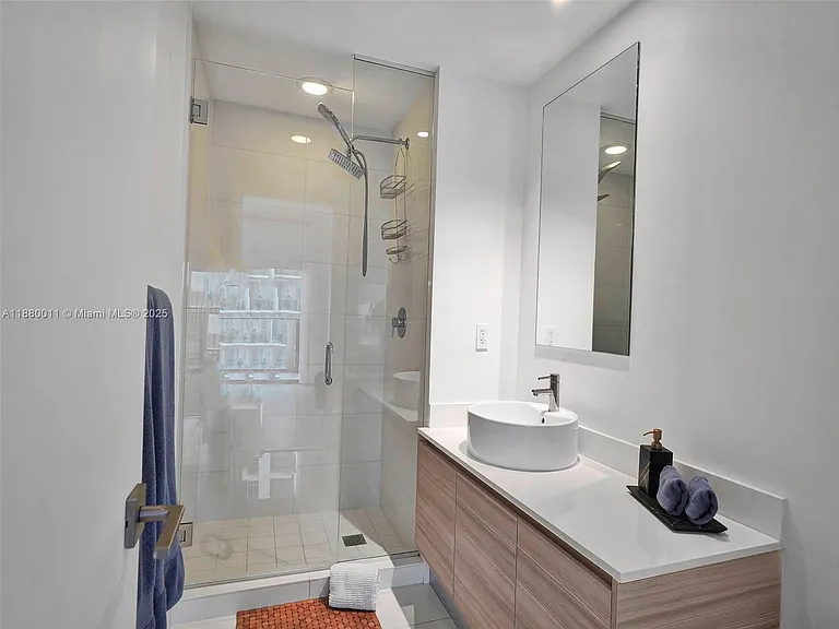 121 NE 34th St #1601 — Photo 14