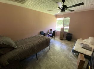 1025 Henderson Ave, Orange, TX 77630